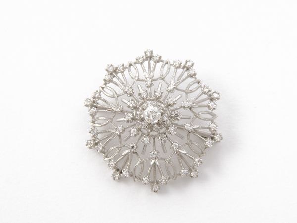 Spilla in oro bianco con diamanti  - Asta Gioielli e Orologi - Associazione Nazionale - Case d'Asta italiane
