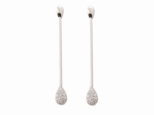 Orecchini pendenti in oro bianco con diamanti  - Asta Gioielli e Orologi - Associazione Nazionale - Case d'Asta italiane