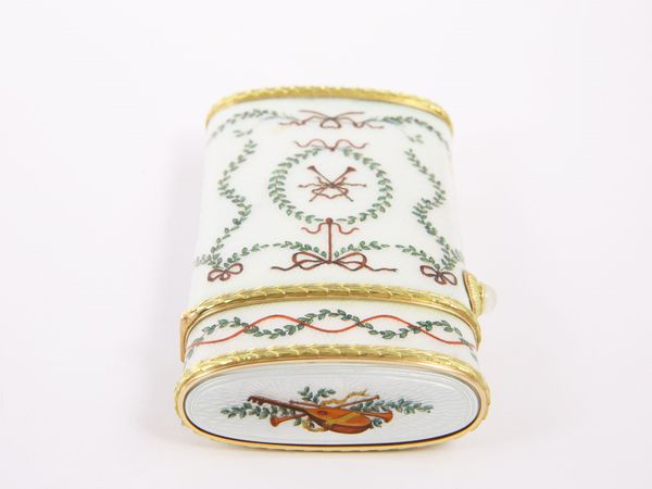 Portasigarette in oro giallo e argento con pietra di luna e smalto bianco  - Asta Gioielli e Orologi - Associazione Nazionale - Case d'Asta italiane