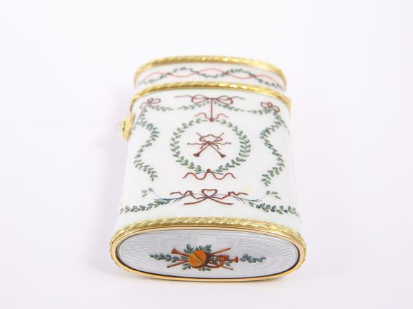 Portasigarette in oro giallo e argento con pietra di luna e smalto bianco  - Asta Gioielli e Orologi - Associazione Nazionale - Case d'Asta italiane