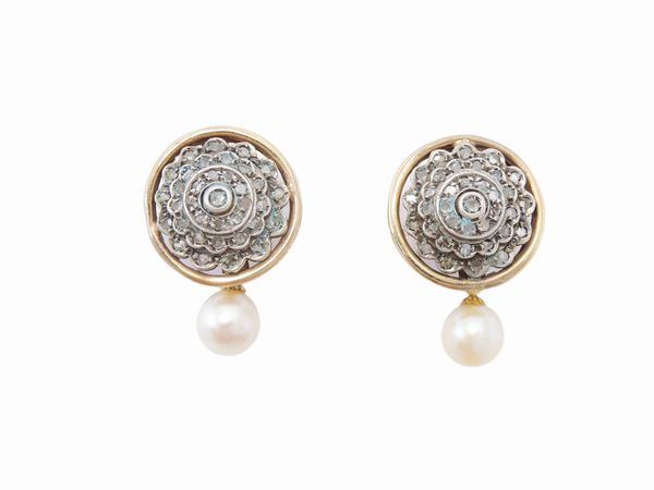 Orecchini pendenti in oro rosa e argento con diamanti e perle coltivate  - Asta Gioielli e Orologi - Associazione Nazionale - Case d'Asta italiane