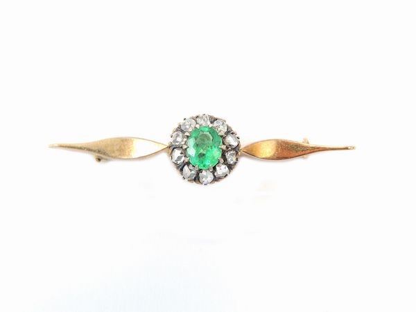 Spilla a barretta in oro rosa con diamanti e smeraldo  - Asta Gioielli e Orologi - Associazione Nazionale - Case d'Asta italiane
