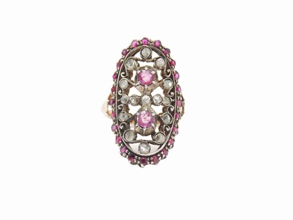 Anello in oro rosa e argento con diamanti e rubini  - Asta Gioielli e Orologi - Associazione Nazionale - Case d'Asta italiane