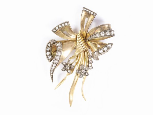 Spilla in oro giallo e argento con diamanti  - Asta Gioielli e Orologi - Associazione Nazionale - Case d'Asta italiane