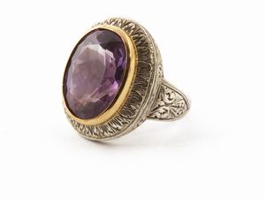 Demi parure anello e orecchini in oro giallo e argento con quarzi ametista  - Asta Gioielli e Orologi - Associazione Nazionale - Case d'Asta italiane