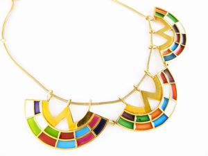 Girocollo Mila Schon in oro giallo e smalti policromi  - Asta Gioielli e Orologi - Associazione Nazionale - Case d'Asta italiane