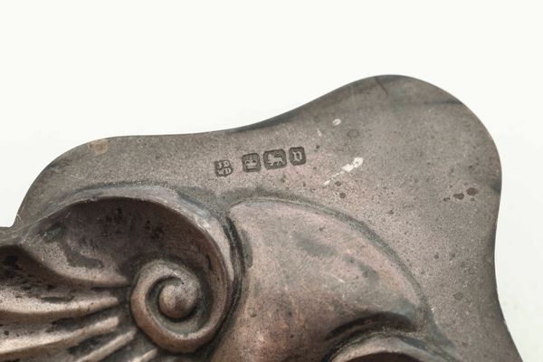 Lotto comprendente 3 ciotole a conchiglia in argento. Italia e Inghilterra XX secolo  - Asta Dimore italiane | Cambi Time - Associazione Nazionale - Case d'Asta italiane