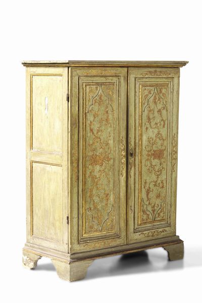 Armadio a due ante in legno dipinto. XVIII secolo  - Asta Dimore italiane | Cambi Time - Associazione Nazionale - Case d'Asta italiane