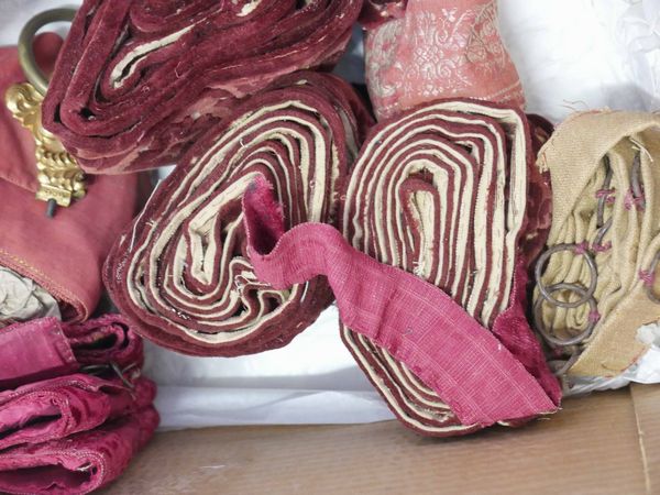 Lotto di due scatole  - Asta Dimore italiane | Cambi Time - Associazione Nazionale - Case d'Asta italiane