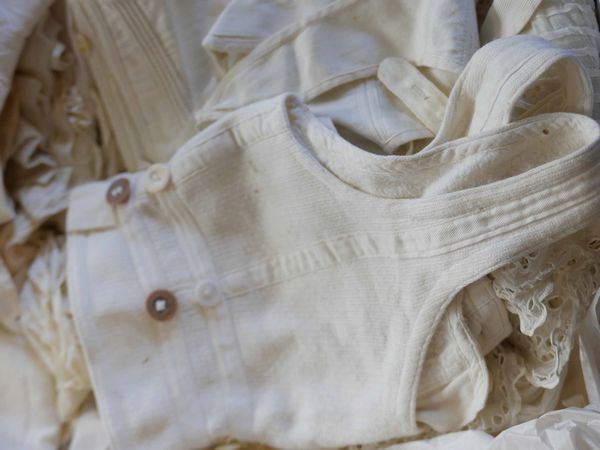 Lotto di due scatole  - Asta Dimore italiane | Cambi Time - Associazione Nazionale - Case d'Asta italiane