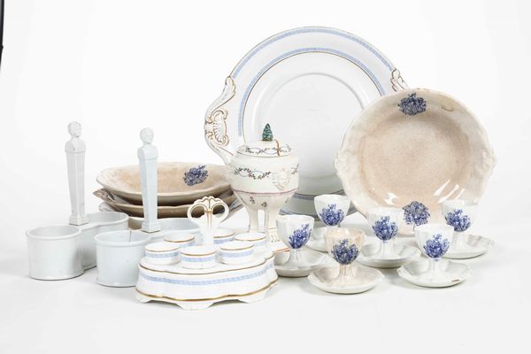 Lotto di oggetti in terracotta e terraglia smaltata  - Asta Dimore italiane | Cambi Time - Associazione Nazionale - Case d'Asta italiane