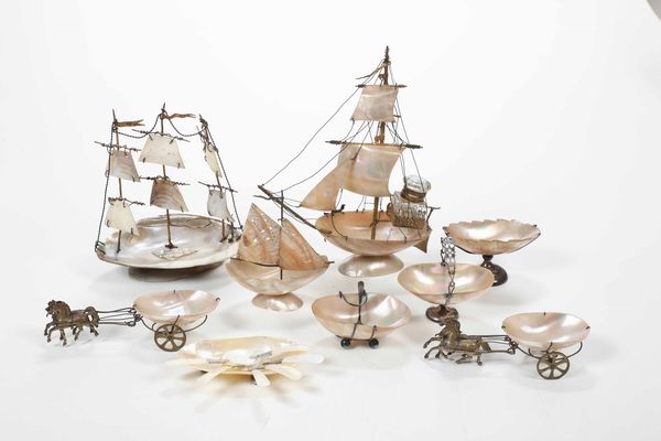 Lotto composto da due calamai e altri oggetti in madreperla  - Asta Dimore italiane | Cambi Time - Associazione Nazionale - Case d'Asta italiane