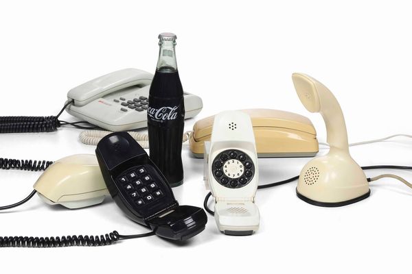 Lotto di vari telefoni anni �60-�80 e 90  - Asta Dimore italiane | Cambi Time - Associazione Nazionale - Case d'Asta italiane