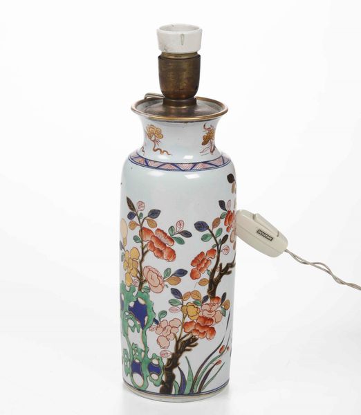 Vaso in porcellana montato a lampada, Cina XX secolo  - Asta Dimore italiane | Cambi Time - Associazione Nazionale - Case d'Asta italiane