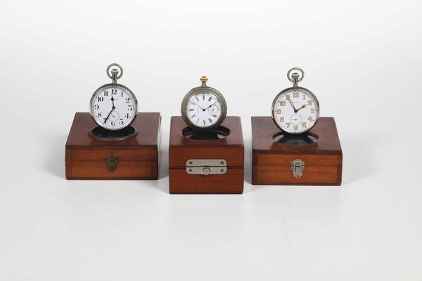 Tre orologi di precisione, 2 Longines  - Asta Dimore italiane | Cambi Time - Associazione Nazionale - Case d'Asta italiane