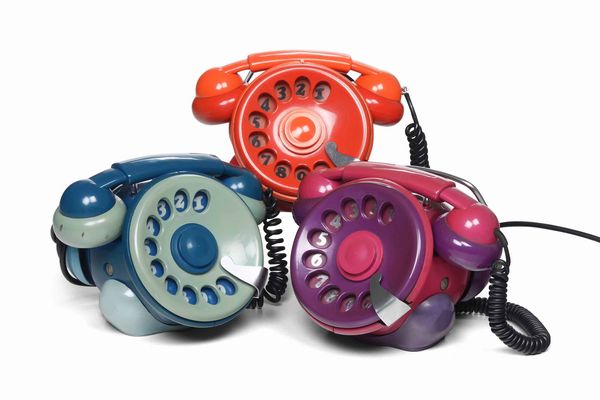 Tre telefoni Bobo Telcer. Anni'70  - Asta Dimore italiane | Cambi Time - Associazione Nazionale - Case d'Asta italiane