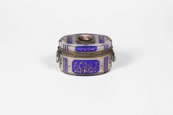 Scatola in vetro dipinto. Inizio XIX secolo  - Asta Dimore italiane | Cambi Time - Associazione Nazionale - Case d'Asta italiane