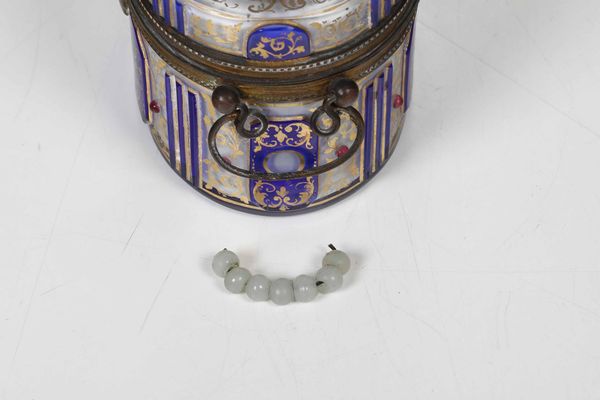 Scatola in vetro dipinto. Inizio XIX secolo  - Asta Dimore italiane | Cambi Time - Associazione Nazionale - Case d'Asta italiane