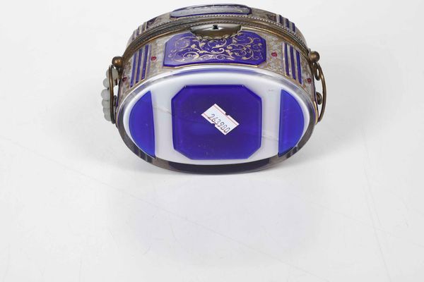 Scatola in vetro dipinto. Inizio XIX secolo  - Asta Dimore italiane | Cambi Time - Associazione Nazionale - Case d'Asta italiane