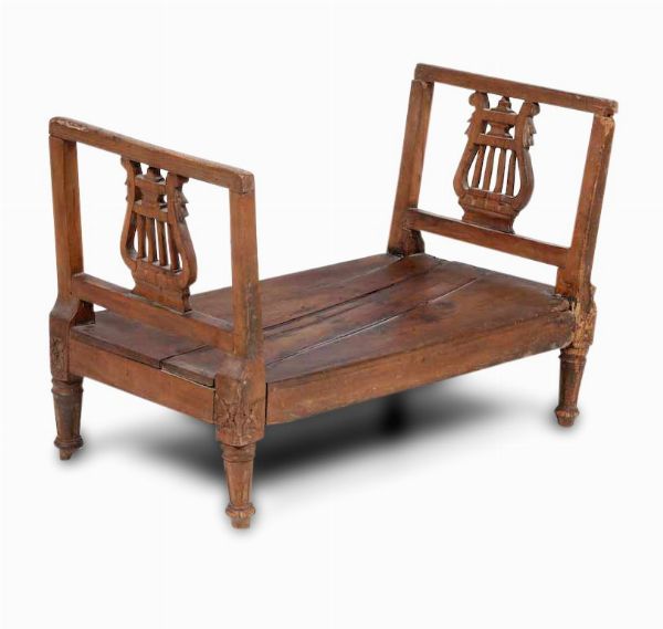 Modello di letto Luigi XVI in noce. Genova, XVIII secolo  - Asta Dimore italiane | Cambi Time - Associazione Nazionale - Case d'Asta italiane