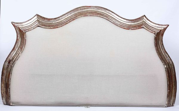 Cornice sagomata in legno intagliato argentato a mecca. XVIII secolo  - Asta Dimore italiane | Cambi Time - Associazione Nazionale - Case d'Asta italiane