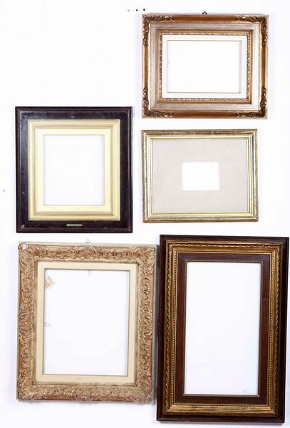 Lotto di cinque cornici  - Asta Dimore italiane | Cambi Time - Associazione Nazionale - Case d'Asta italiane