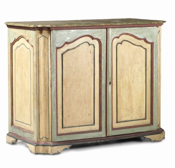 Credenza a due ante in legno dipinto. Genova XVIII secolo  - Asta Dimore italiane | Cambi Time - Associazione Nazionale - Case d'Asta italiane