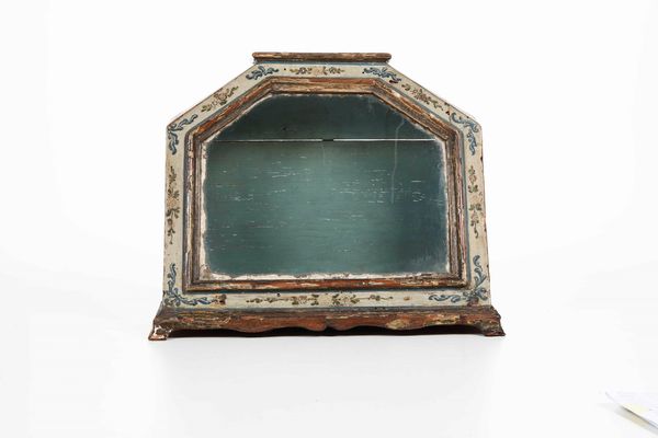 Piccola vetrina in legno laccato e dipinto. Genova XVII secolo  - Asta Dimore italiane | Cambi Time - Associazione Nazionale - Case d'Asta italiane