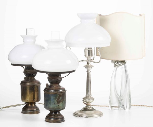 Lotto di 4 lampade  - Asta Dimore italiane | Cambi Time - Associazione Nazionale - Case d'Asta italiane