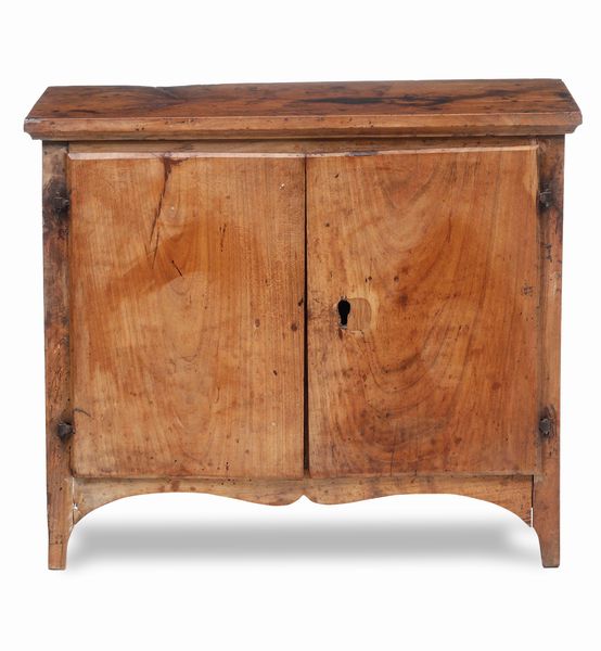 Modellino di credenza a due ante. XVIII secolo  - Asta Dimore italiane | Cambi Time - Associazione Nazionale - Case d'Asta italiane