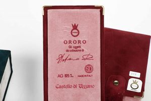 Lotto di 3 miniature di strumenti musicali in argento e porcellana  - Asta Dimore italiane | Cambi Time - Associazione Nazionale - Case d'Asta italiane