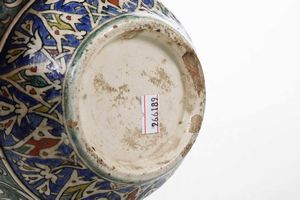 Bottiglia<BR>Iznik (?), XIX secolo  - Asta Dimore italiane | Cambi Time - Associazione Nazionale - Case d'Asta italiane