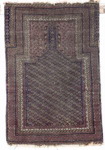 Lotto di due tappeti, una passatoia Persia inizio XX secolo, un tappeto Baluch inizio XX secolo  - Asta Dimore italiane | Cambi Time - Associazione Nazionale - Case d'Asta italiane