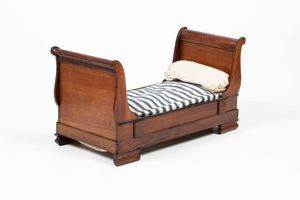 Modello di letto Impero in mogano. XIX secolo  - Asta Dimore italiane | Cambi Time - Associazione Nazionale - Case d'Asta italiane