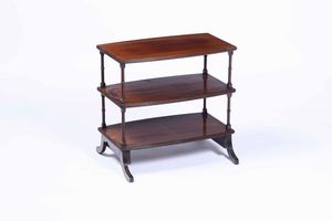 Coppia di �tag�res a tre ripiani  - Asta Dimore italiane | Cambi Time - Associazione Nazionale - Case d'Asta italiane