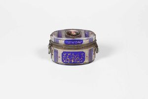 Scatola in vetro dipinto. Inizio XIX secolo  - Asta Dimore italiane | Cambi Time - Associazione Nazionale - Case d'Asta italiane