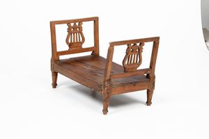 Modello di letto Luigi XVI in noce. Genova, XVIII secolo  - Asta Dimore italiane | Cambi Time - Associazione Nazionale - Case d'Asta italiane