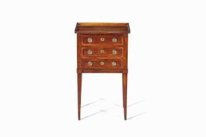 Comodino lastronato e filettato. XVIII-XIX secolo  - Asta Dimore italiane | Cambi Time - Associazione Nazionale - Case d'Asta italiane