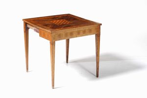 Tavolo da gioco lastronato ed intarsiato. fine XVIII secolo  - Asta Dimore italiane | Cambi Time - Associazione Nazionale - Case d'Asta italiane