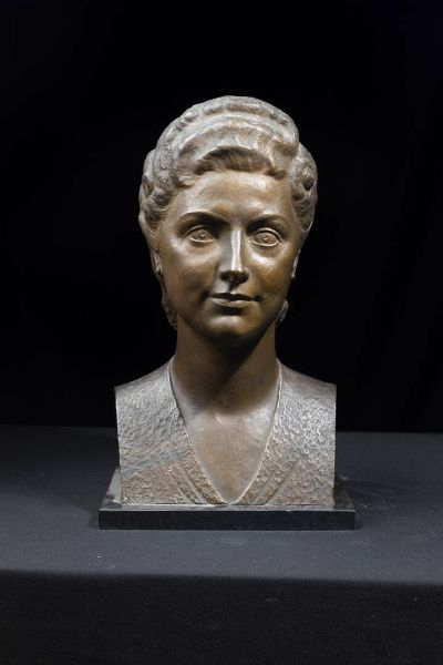 GIOVANNI RIVA Torino 1890 - 1973 : Busto femminile 1940  - Asta Asta 212 Dipinti - Associazione Nazionale - Case d'Asta italiane