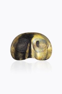 MAN RAY Philadelphia (USA) 1890 - 1976 Parigi (Francia) - 9 5x14 5 scultura a forma di maschera in argento 925/1000 placcata in oro  es. X/XV Opera incisa con la firma  [..]