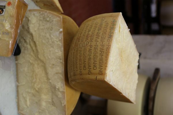 LATTERIA LE DUE MADONNE - Reggio Emilia  - Asta Asta a tempo AIRC - Associazione Nazionale - Case d'Asta italiane