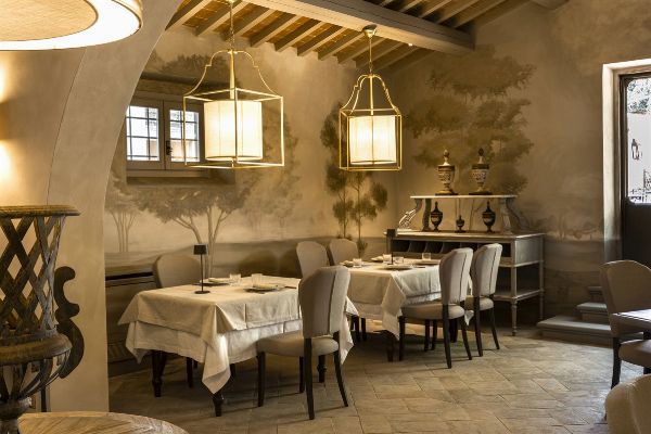 FATTORIA di TORRE A CONA - San Donato in Collina, Rignano sull'Arno (Firenze)  - Asta Asta a tempo AIRC - Associazione Nazionale - Case d'Asta italiane