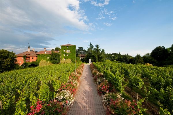 L�ALBERETA RELAIS & CHATEAUX, Erbusco, Franciacorta (Brescia)  - Asta Asta a tempo AIRC - Associazione Nazionale - Case d'Asta italiane