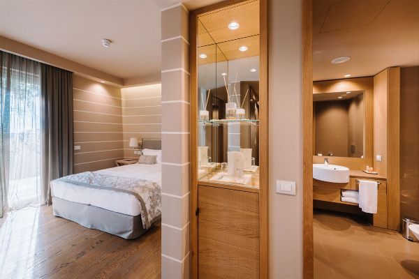 TENUTA DE L�ANNUNZIATA NATURAL RELAIS  - Asta Asta a tempo AIRC - Associazione Nazionale - Case d'Asta italiane