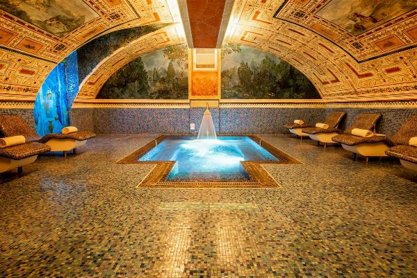 BYBLOS HOTEL VILLA AMIST�  - Asta Asta a tempo AIRC - Associazione Nazionale - Case d'Asta italiane