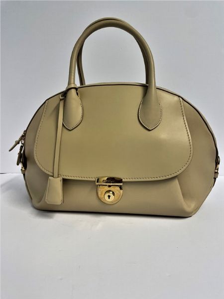 SALVATORE FERRAGAMO  - Asta Asta a tempo AIRC - Associazione Nazionale - Case d'Asta italiane