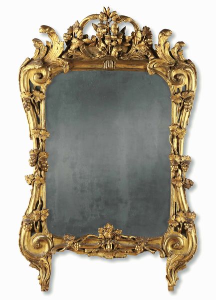 Specchiera con cornice in legno intagliato e dorato. Francia XVIII secolo  - Asta Cornici antiche - Associazione Nazionale - Case d'Asta italiane