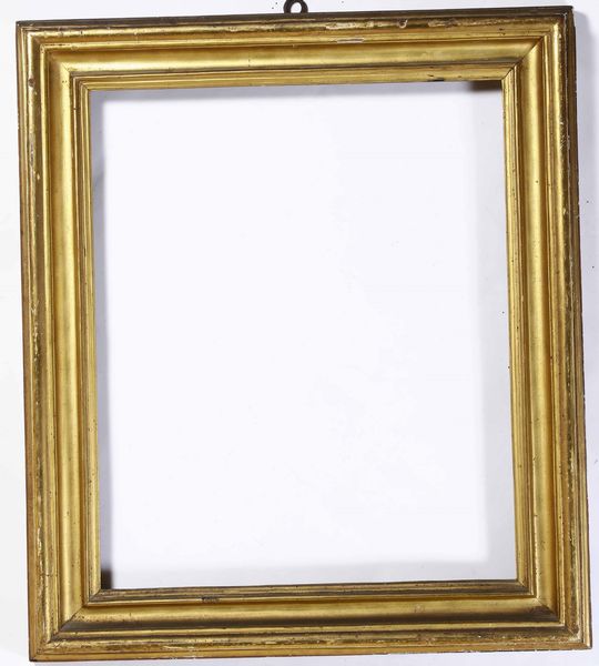 Cornice modanata �Salvator Rosa� in legno dorato. Italia centrale XVIII secolo  - Asta Cornici antiche - Associazione Nazionale - Case d'Asta italiane