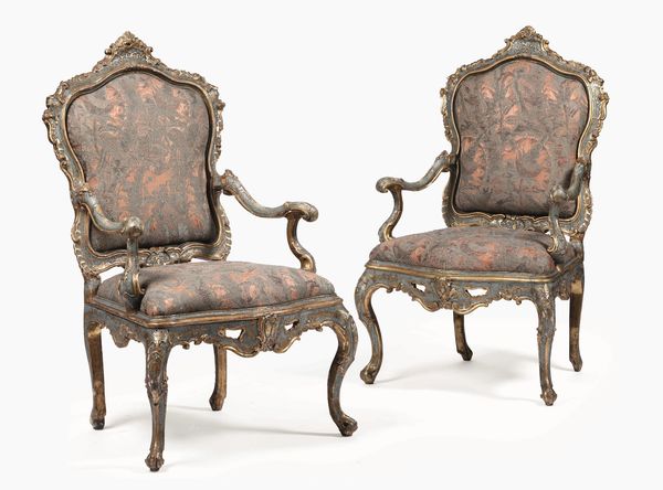 Coppia di rare poltrone in lacca azzurra e oro. Venezia met� XVIII secolo  - Asta Dimore italiane - Associazione Nazionale - Case d'Asta italiane